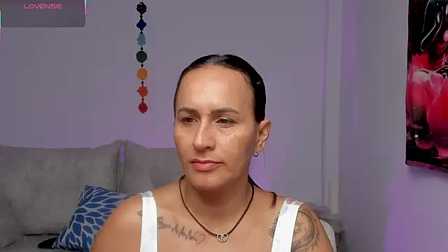 Sara Charmy online show from May 1, 2026, 10:09 am