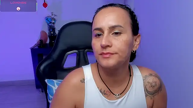 Sara Charmy online show from June 6, 2026, 10:36 pm