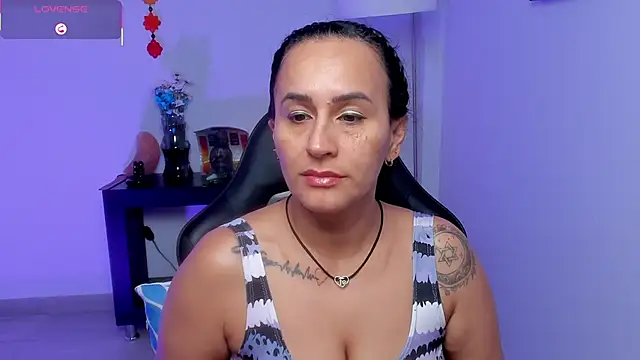 Sara Charmy online show from June 7, 2026, 11:14 am