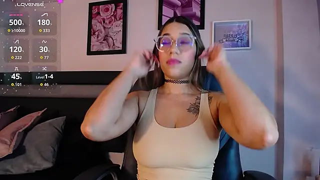 Snapshot of Oriana_gh chatting on September 21, 2025, 3:30 am Oriana gh online show from September 21, 2025, 3:30 am