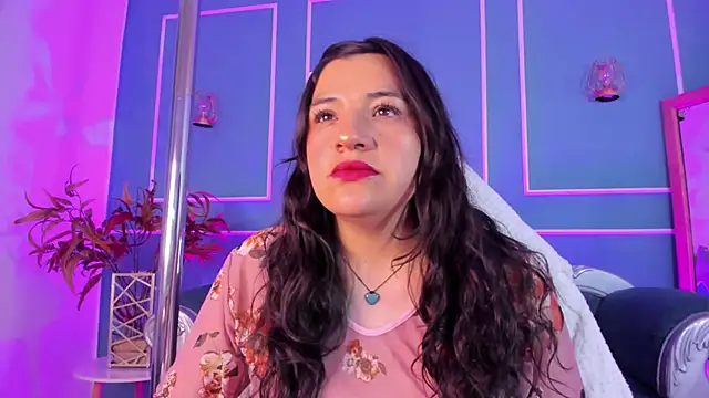 Snapshot of TaraTaylorr chatting on September 14, 2025, 2:44 am TaraTaylorr online show from September 14, 2025, 2:44 am