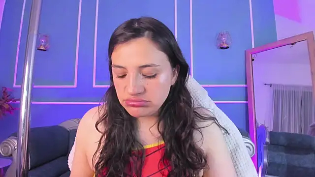 Snapshot of TaraTaylorr chatting on October 8, 2025, 2:31 am TaraTaylorr online show from October 8, 2025, 2:31 am