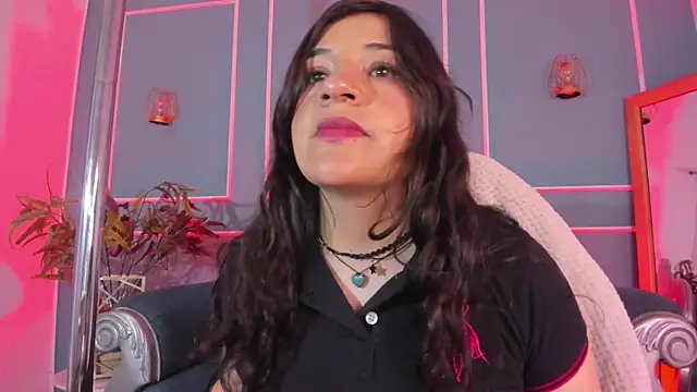 Snapshot of TaraTaylorr chatting on October 23, 2025, 2:33 am TaraTaylorr online show from October 23, 2025, 2:33 am