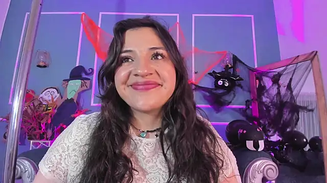 Snapshot of TaraTaylorr chatting on October 26, 2025, 2:28 am TaraTaylorr online show from October 26, 2025, 2:28 am