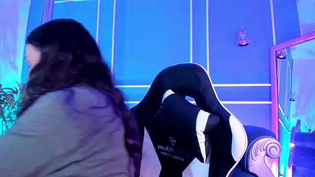 Snapshot of TaraTaylorr chatting on November 28, 2025, 2:14 am TaraTaylorr online show from November 28, 2025, 2:14 am