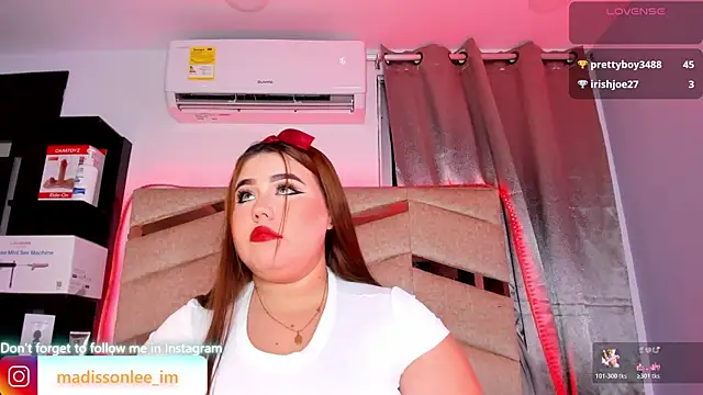 Snapshot of MadissonLee__ chatting on June 13, 2026, 10:18 pm MadissonLee online show from June 13, 2026, 10:18 pm