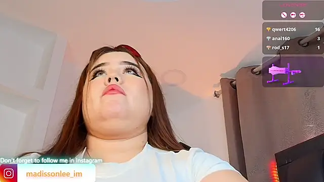 Snapshot of MadissonLee__ chatting on June 14, 2026, 3:41 am MadissonLee online show from June 14, 2026, 3:41 am
