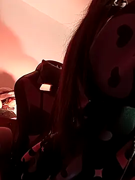 MiaStarts online show from April 18, 2026, 8:07 am