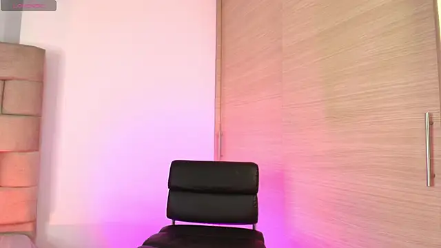 Snapshot of valeria_monsalve chatting on November 3, 2025, 5:31 am valeria monsalve online show from November 3, 2025, 5:31 am