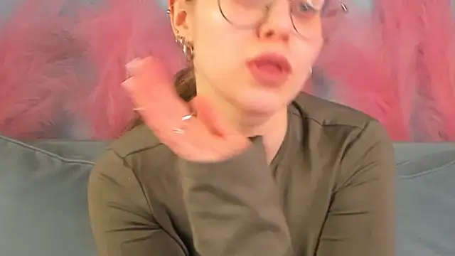 Snapshot of RileyMimicho chatting on March 6, 2025, 5:33 pm RileyMimicho online show from March 6, 2025, 5:33 pm