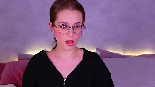 Snapshot of RileyMimicho chatting on November 14, 2025, 9:02 pm RileyMimicho online show from November 14, 2025, 9:02 pm