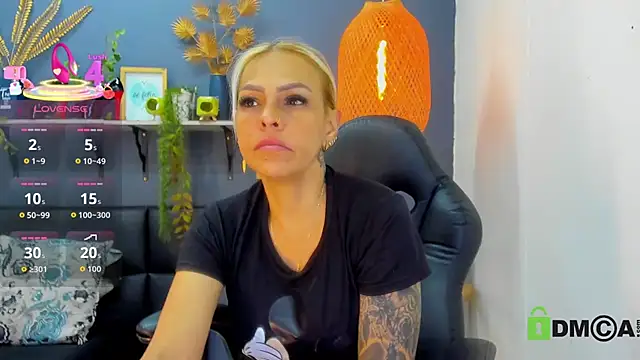 Snapshot of yessila_parker chatting on May 12, 2026, 8:44 am yessila parker online show from May 12, 2026, 8:44 am
