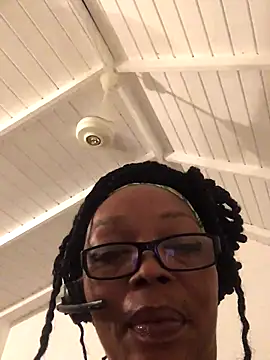 Ladyzee25 online show from September 14, 2025, 4:00 am