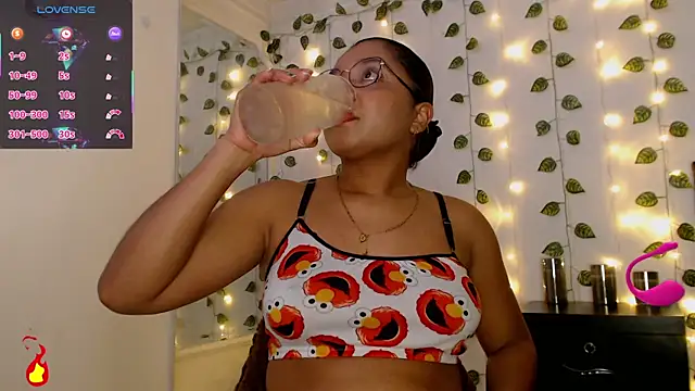 Snapshot of victtoria_cane63 chatting on May 14, 2026, 10:27 pm victtoria cane63 online show from May 14, 2026, 10:27 pm