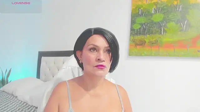 Snapshot of CarolinneFiotti chatting on February 12, 2026, 1:06 pm CarolinneFiotti online show from February 12, 2026, 1:06 pm