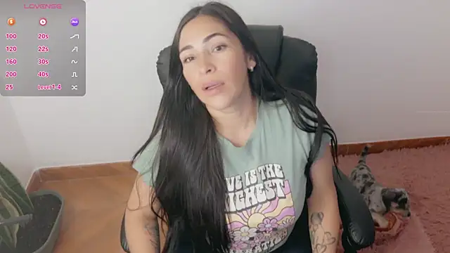 Snapshot of luna_lgomez_ chatting on July 15, 2026, 10:09 am luna lgomez online show from July 15, 2026, 10:09 am