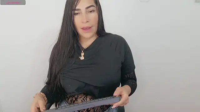 Snapshot of luna_lgomez_ chatting on July 18, 2026, 11:14 am luna lgomez online show from July 18, 2026, 11:14 am