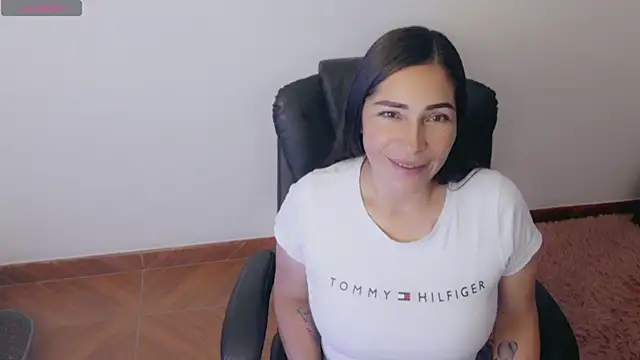 Snapshot of luna_lgomez_ chatting on August 1, 2026, 10:03 am luna lgomez online show from August 1, 2026, 10:03 am