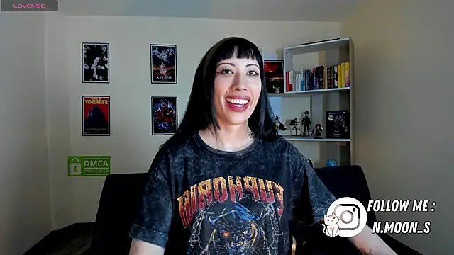 Snapshot of Nezuuuuu_ chatting on October 3, 2025, 9:34 pm Nezuuuuu online show from October 3, 2025, 9:34 pm