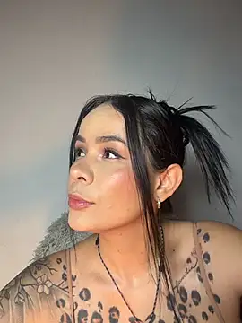 HotAlana  online show from March 10, 2026, 4:34 pm