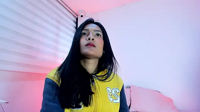 Fernanda liie  online show from March 24, 2026, 12:10 pm