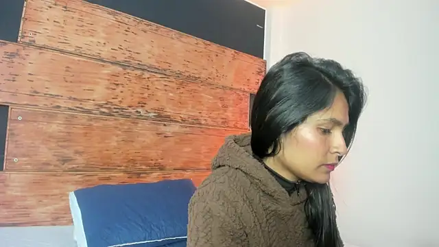 Fernanda liie  online show from July 18, 2026, 12:31 pm
