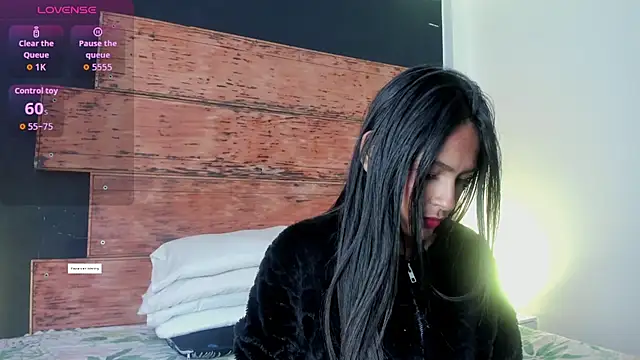 Fernanda liie  online show from July 24, 2026, 12:58 pm