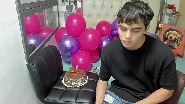 heiker  online show from October 16, 2025, 3:18 am