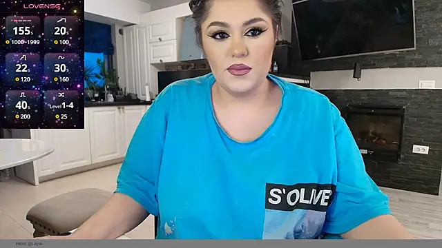 Snapshot of Layla- chatting on December 3, 2024, 2:16 pm Layla- online show from December 3, 2024, 2:16 pm