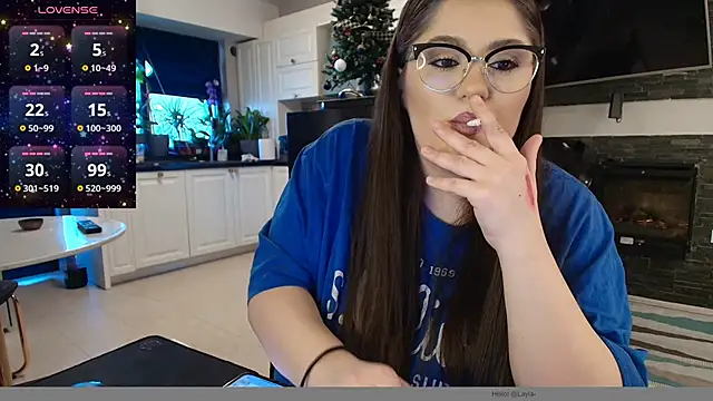 Snapshot of Layla- chatting on January 9, 2025, 10:20 am Layla- online show from January 9, 2025, 10:20 am