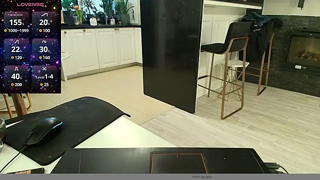 Snapshot of Layla- chatting on February 1, 2025, 9:21 am Layla- online show from February 1, 2025, 9:21 am