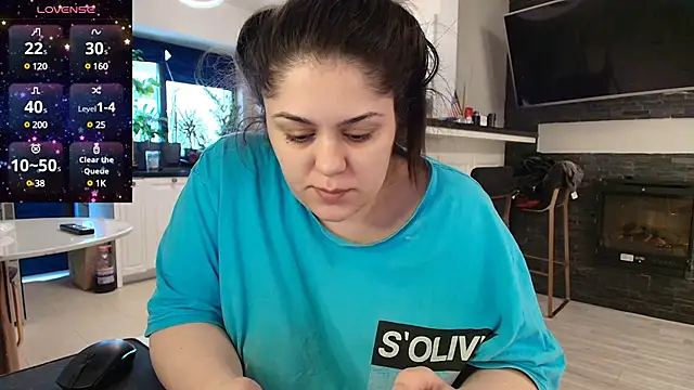 Snapshot of Layla- chatting on February 11, 2025, 9:53 am Layla- online show from February 11, 2025, 9:53 am