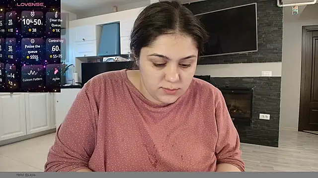 Snapshot of Layla- chatting on February 12, 2025, 9:20 am Layla- online show from February 12, 2025, 9:20 am