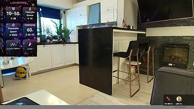 Snapshot of Layla- chatting on February 18, 2025, 12:39 pm Layla- online show from February 18, 2025, 12:39 pm