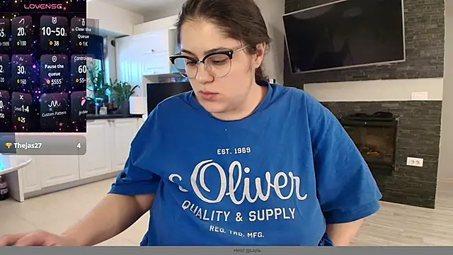 Snapshot of Layla- chatting on February 21, 2025, 1:55 pm Layla- online show from February 21, 2025, 1:55 pm