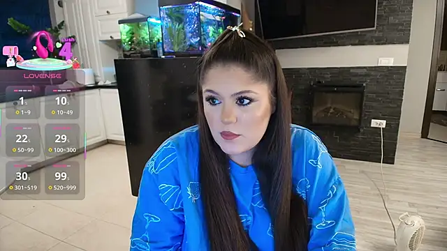 Snapshot of Layla- chatting on November 8, 2025, 7:23 pm Layla- online show from November 8, 2025, 7:23 pm