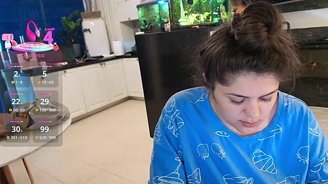 Layla- online show from April 30, 2026, 11:49 am