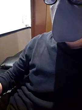 daaarin44 online show from March 18, 2026, 5:10 am