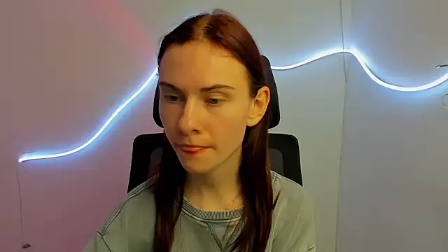 Snapshot of Fiona_Night chatting on March 20, 2025, 1:24 am Fiona Night online show from March 20, 2025, 1:24 am