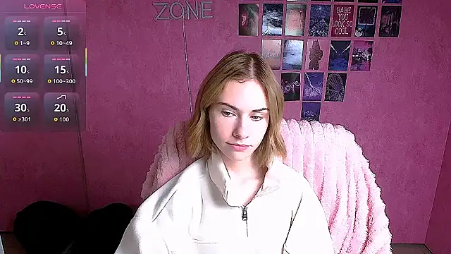 Fiona Night online show from December 18, 2025, 6:08 am