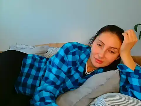 Irina9793 online show from May 4, 2026, 10:22 am
