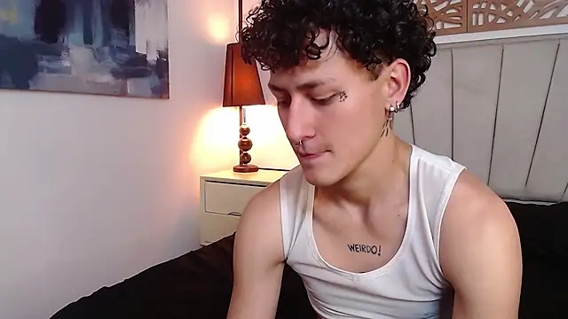 Snapshot of Aria_and_orien chatting on March 13, 2025, 5:07 pm Aria and orien online show from March 13, 2025, 5:07 pm