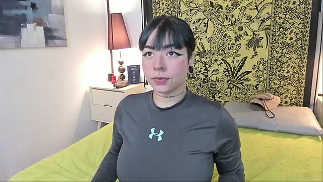 Snapshot of Aria_and_orien chatting on November 28, 2025, 11:24 am Aria and orien online show from November 28, 2025, 11:24 am