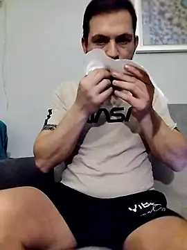 iurinicola online show from February 2, 2026, 9:35 pm