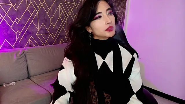 Tahara Romanov online show from May 5, 2026, 3:09 pm
