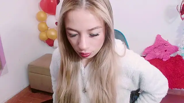 Snapshot of hannah_026 chatting on September 15, 2025, 12:27 pm hannah 026 online show from September 15, 2025, 12:27 pm