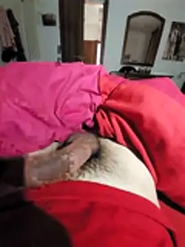 Snapshot of Cazzettostorto99 chatting on November 27, 2025, 8:27 am Cazzettostorto99 online show from November 27, 2025, 8:27 am