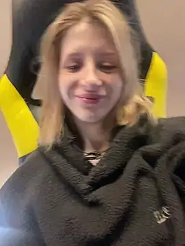 Snapshot of amorearte_m chatting on March 2, 2025, 11:07 am amorearte m online show from March 2, 2025, 11:07 am