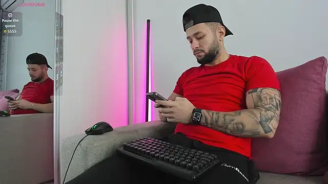 Snapshot of nicholasX1 chatting on March 1, 2026, 5:53 am nicholasX1 online show from March 1, 2026, 5:53 am