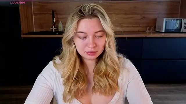 christie luv online show from March 9, 2026, 8:07 am